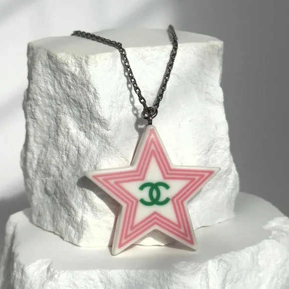 RARE 2004 Authentic Vintage Coco Chanel Star Necklace - Picture 2 of 4